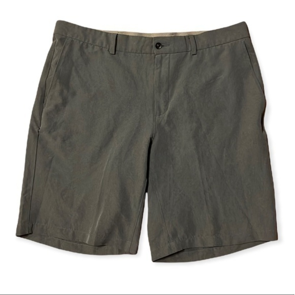 Nike Shorts Dri-fit Mens size 38, light gray